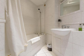Large & Central 2BD Flat - Tower Hill